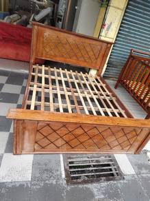 10/9 Queen Katil Kayu 