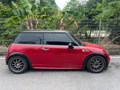 Mini Cooper in Puncak Alam, SGR