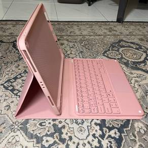 Ipad Casing with Bluetooth Keyboard