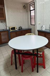 Foldable round dining table