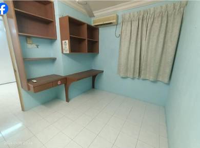 Room in Bayan Lepas, PNG