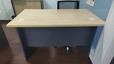 Office writing table