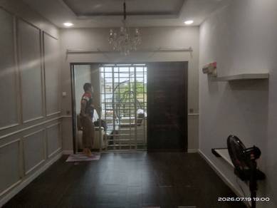 Townhouse Condo For Rent in Villa Kesuma