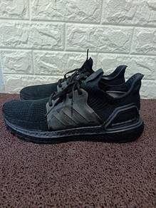 Uk9 Adidas Ultraboost 19