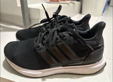 Kasut Adidas UK5 Ubounce DNA