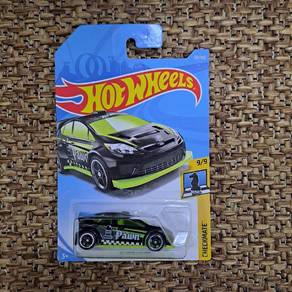 Hot Wheels 12 Ford Fiesta