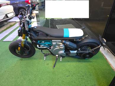 BMW CE 02