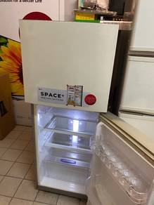SAMSUNG 220L Refrigerator - terpakai 5JL2Vn