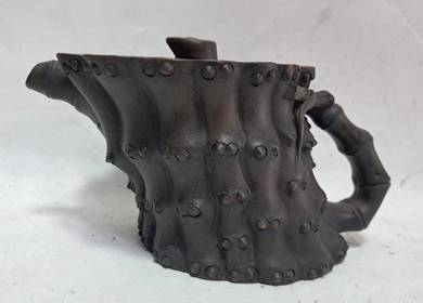 Yixing Zisha Teapot: Hand-Formed Chinese Purple Cl