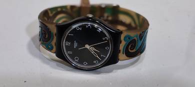 This is a vintage Swatch Black Arabic dial... 