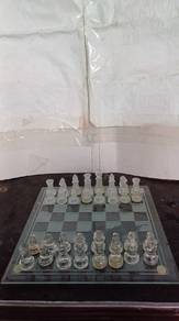 Chess in Glass form kaca