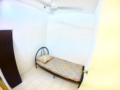 Room in Shah Alam, SGR