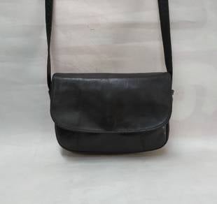 Black Enny vintage 1990s Shoulder bag genuine auth