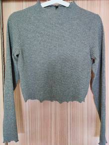 WornLightlyCondition1010StretchableHighNeckCropped