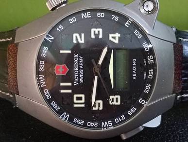 Jam Victorinox Pathfinder Swiss Army Watch Rare Co