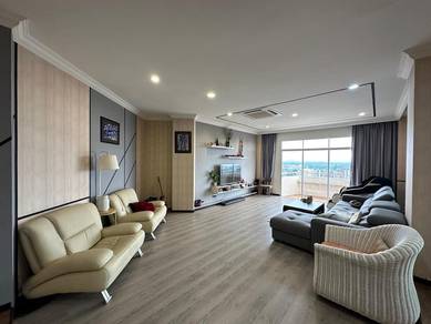Condominium For Sale in De Summit