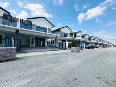 Semi-Detached House For Sale in Sepang,SGR