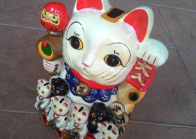 Dy Colourful Maneki Neko Lucky Cat Coin Statue