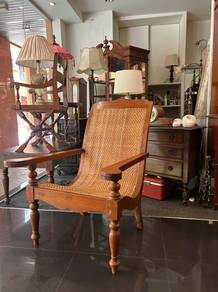 Authentic VINTAGE British Colonial-Style Solid T