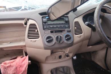 Toyota innova engine kosong