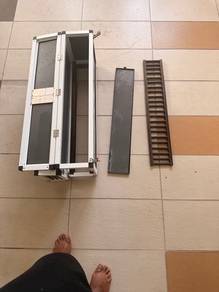 pet cage / free fly box