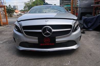 Mercedes w176 facelift half cut