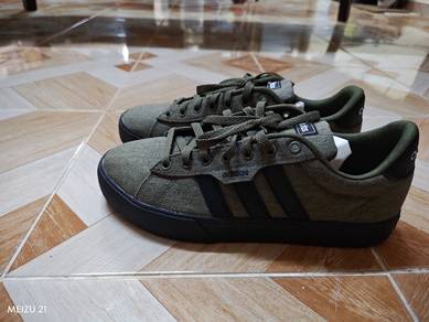 Kasut Adidas 8.5 UK