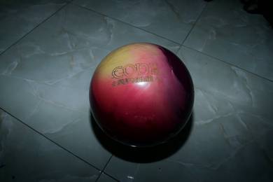 REACTIVE BOWLING ball storm CODE SUPREME 14 LB