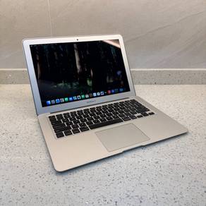 MacBook Air 13” 2015  A1466 1.6GHz i5 256GB/4GB