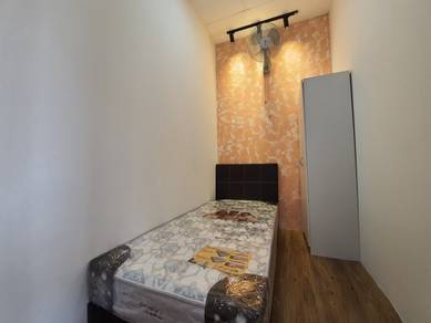Room in Puchong, SGR
