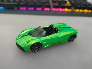 Hotwheels Green Pagani Huayra Roadster