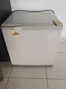 mini refrigerator 