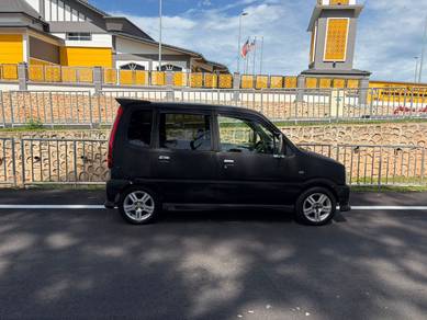 Perodua Kenari EZ AERO in Pokok Mangga, MLK