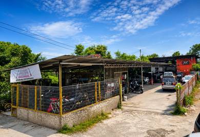 Bengkel Kereta Workshop Spray Room