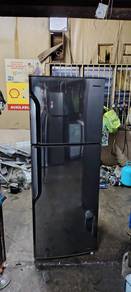 Peti sejuk/ peti ais Samsung 304Liter