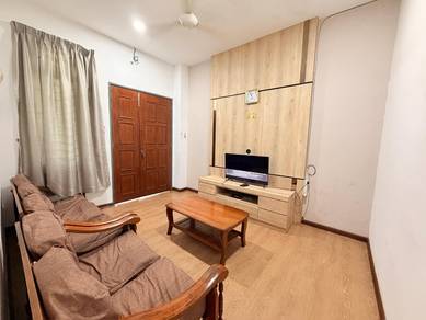 AISYAHBUKHARI Homestay Parit Raja