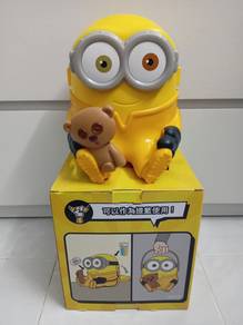 Minion carrier/popcorn bucket.