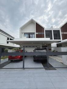 Semi-Detached House For Sale in Shah Alam,SGR