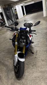 BMW F 900 R