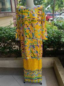 Vintage Yellow Batik Sutera Baju Kurung with Abstr