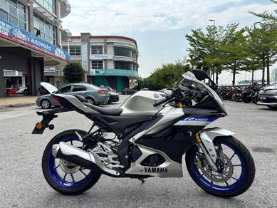 Yamaha R15