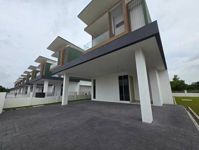 Bungalow House in Shah Alam,SGR