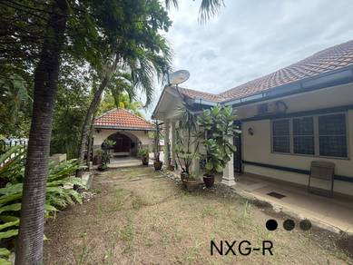 Semi-Detached House For Sale in Aman Perdana,SGR