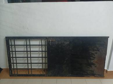 Grill pintu belakang 