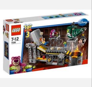 LEGO Toy Story 3 Trash Compactor Escape 7596