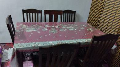 satu set meja makan kayu 6 kerusi