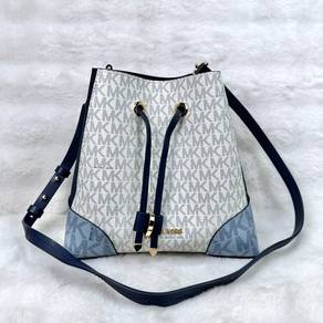 Michael Kors Bag Bucket Mercer Gallery Monogram