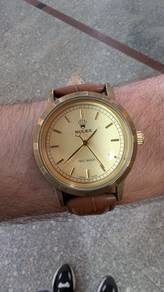 Vintage style watch