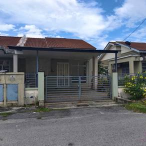 Semi-Detached House For Sale in Bandar Saujana Putra,SGR