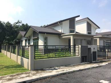 Semi-Detached House For Sale in Shah Alam,SGR